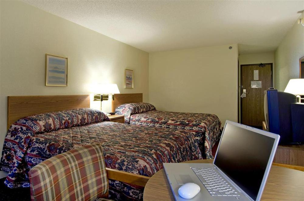 Quality Inn Streetsboro Pokoj fotografie